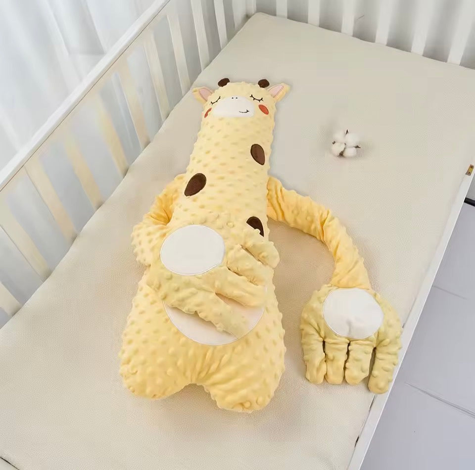 Bebé durmiendo tranquilo con almohada calmante de pato y jirafa – mando a distancia activado
